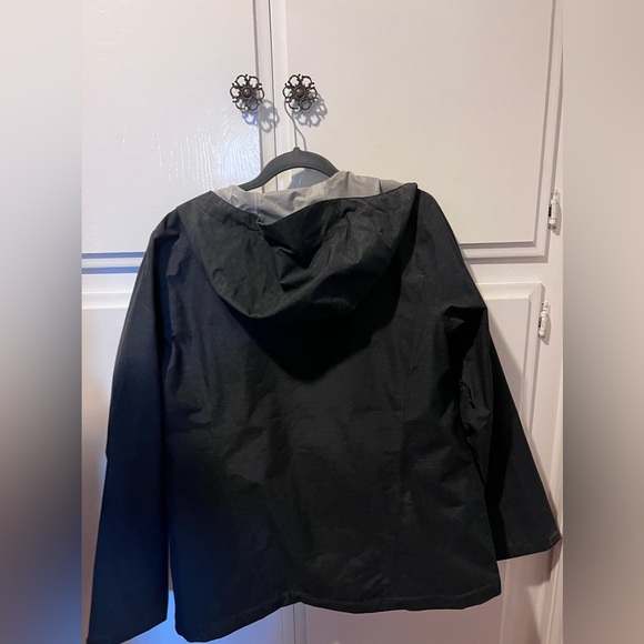 North face rain jacket - Picture 2 of 3